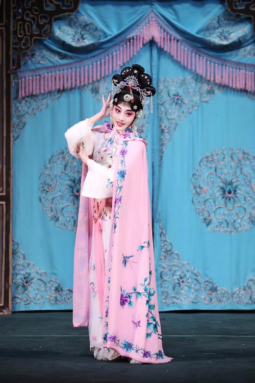 优秀青年京剧花旦演员王梦婷主演京剧霍小玉:北京京剧