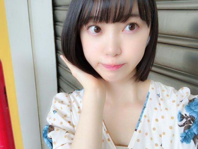 头发尖轻轻地 切成稍前下降的 波波头未央奈流.