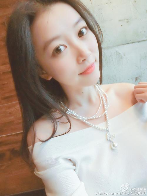 辽师大校花唯美照 大自然中显清新气质