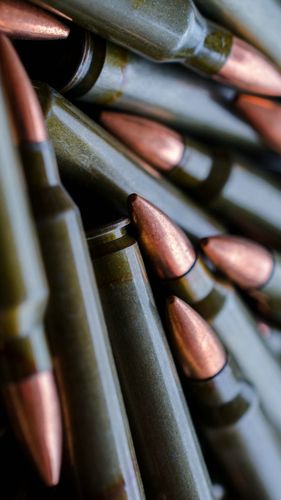 这么多型号的子弹中有一种是手枪用的你找到了吗