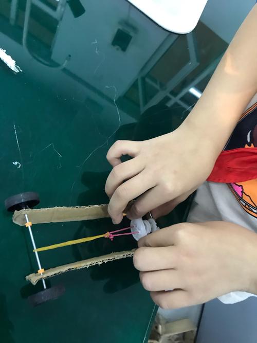 奔跑吧!橡皮筋动力小车