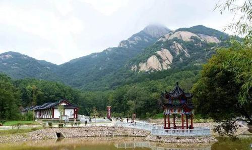 河南省泌阳县古称比阳被誉为中原北戴河