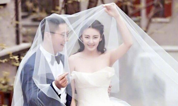 张雨绮晒婚纱照美如仙女魅力无限