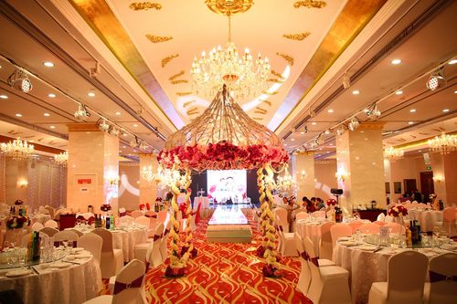 超浪漫的婚礼场景布置图片 包括室内室外的婚礼现场布置