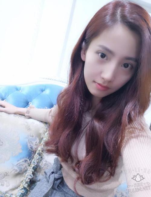 斗鱼祖祖小姨妈被传下海土豪定制视频尺度大清纯形象大跌眼镜