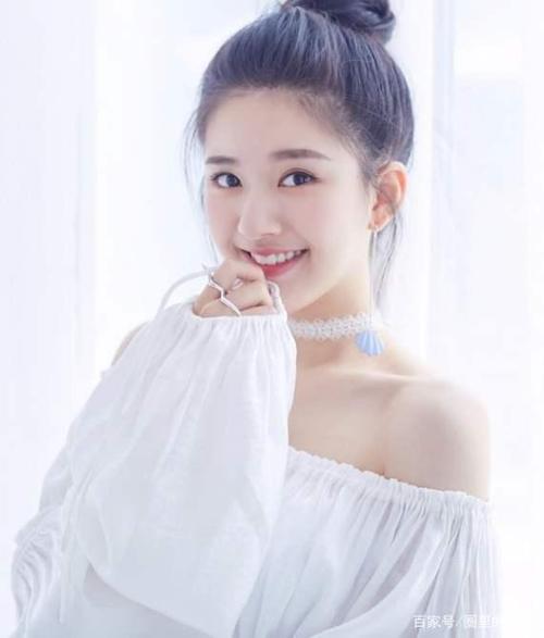 笑起来很甜美的女明星有哪些,赵露思 jennie 虞书欣