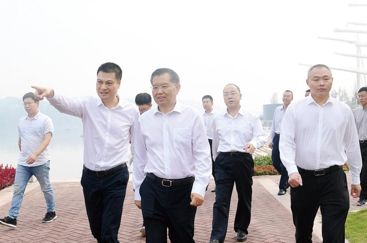 9月30日,市委书记李建勤带队前往武胜县,调研嘉陵江流域河长制工作及
