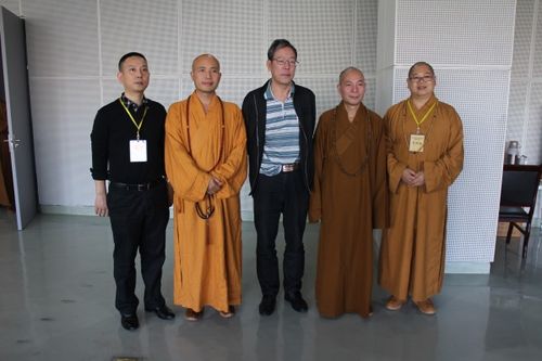 雁荡山能仁寺方丈了法大和尚应邀在体育馆为四千多信众讲《殊胜的净土