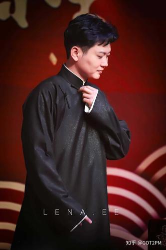 有没有孟鹤堂的超a壁纸!