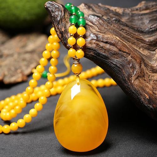 精美蜜蜡吊坠,不比不知道,一比吓一跳