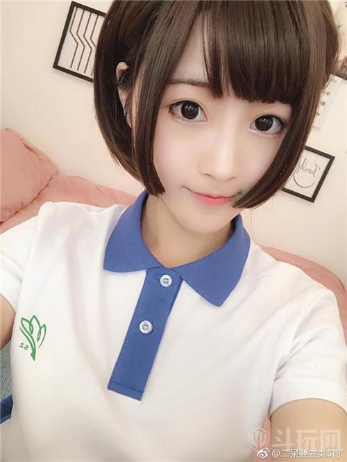 呆酱,主要直播内容就是目前十分火热的asmr了,不过这位萌萌哒的妹子