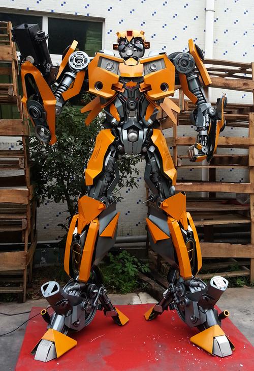 铁的传奇新一代变形金刚大黄蜂作品亮相杭州动漫节