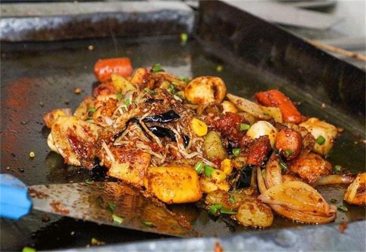 英尚法式铁板烧代理当然,如果你想花费少量的钱就可以消费,我们依旧