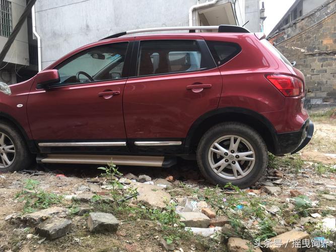 在农村停车的8张图:有钱买车不算什么,能找地儿停车才