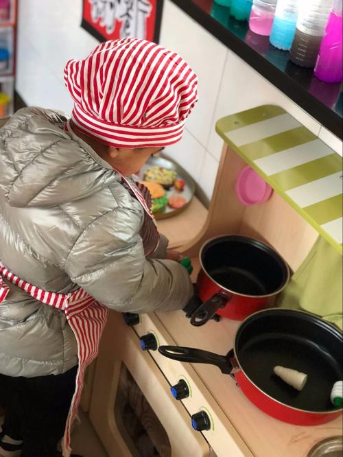 平湖市实验幼儿园凝翠小一班班级特色自主游戏环境:萌芽小餐厅