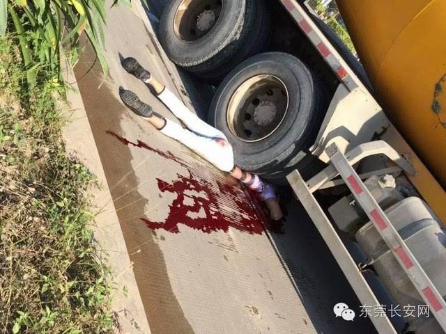 对于长安人来说,今天注定是不平静的一天,一早就被金沙花园附近的车祸