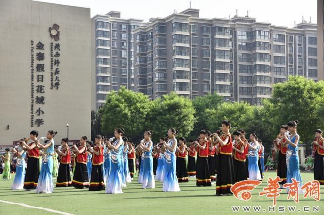 指尖上的篮球 花城小学的娃们就这么牛!(组图)