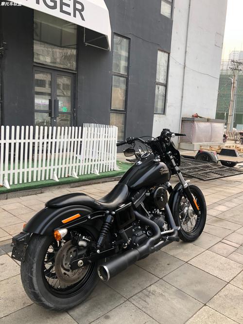 『oil tiger大贸』15年哈雷戴娜街霸 - 摩托车论坛|车