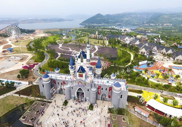 子胥湖欢乐嘉年华主题乐园昨开园-十堰晚报数字报|版