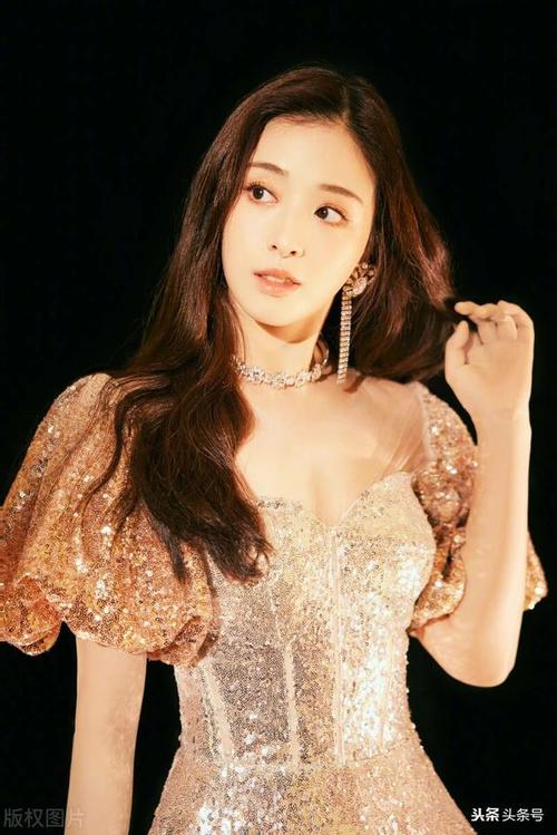 张含韵她大了也性感了