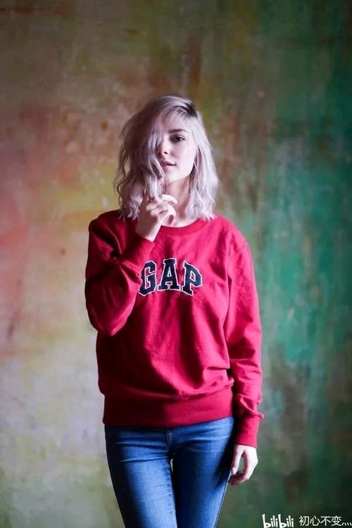 伊娃埃尔菲evaelfie靠才色双馨走红于业界的后起之秀英雄联盟拉克丝