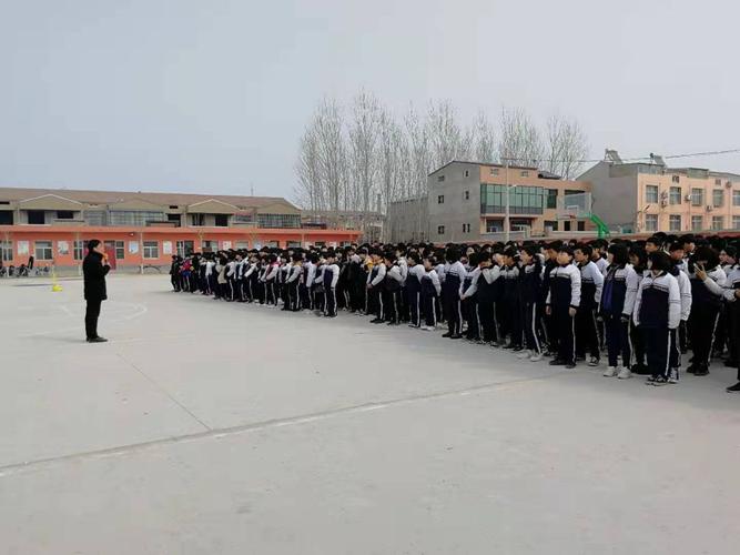 自救能力,创建平安校园,成安消防支队的警官们特地来到我们林里堡中学