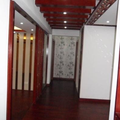 中式木质过道吊顶装修效果图