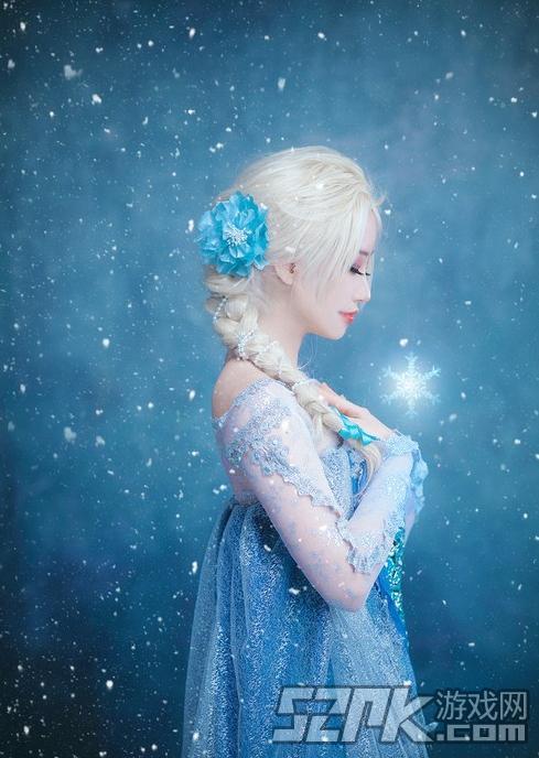 韩国的专业coser ato ankyeol近日为我们带来了《冰雪奇缘》中艾莎