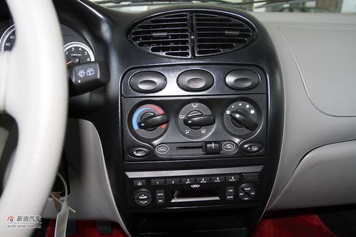 奇瑞qq内饰功能