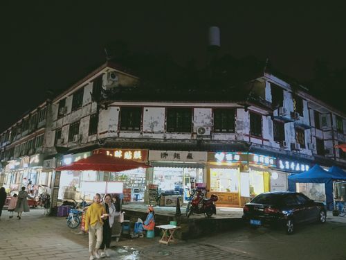 崇州小东街,一条比成都春熙路更有特色的步行街,美食老字号云集