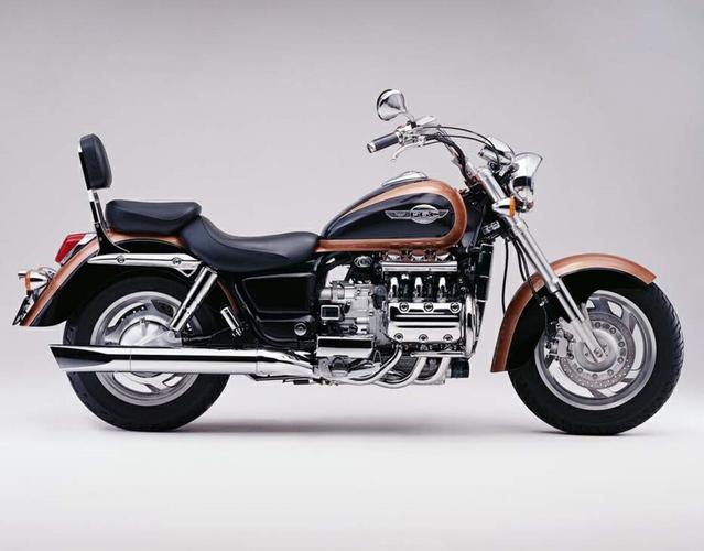 六缸巡航《本田-瓦尔基里》俗称大排骨_排骨_摩托车_汽车_摩托车