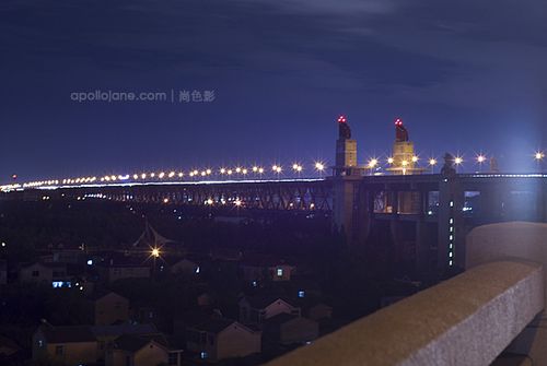标题:南京长江大桥夜景