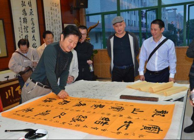 宝安书法协会李高扬会长率书法精英莅临龙川会馆