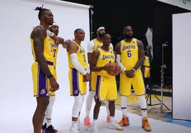 相约湖人朗多搬垫子与威少拍合照谈两人矛盾起冲突的是我哥