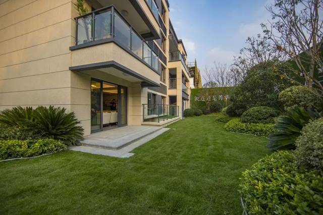 淀山湖畔叠墅只要1万多/㎡!首付30%即可签约!