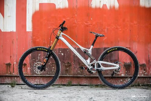 世界上最"长"的速降山地车—— isak leivsson 的 pole machine 200