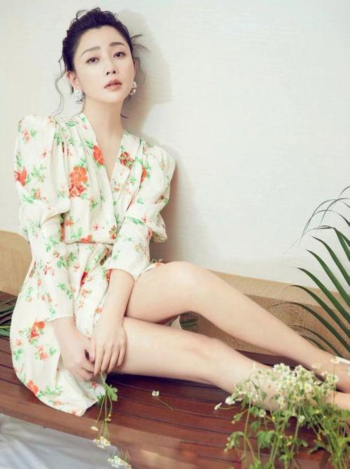 一组殷桃精美高清照片大家喜欢她吗