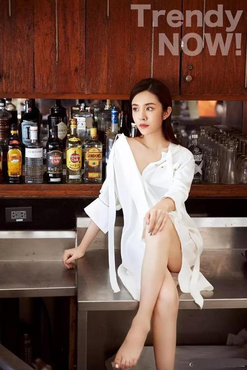 美女明星王晓晨高清壁纸美图身材丰满光艳逼人