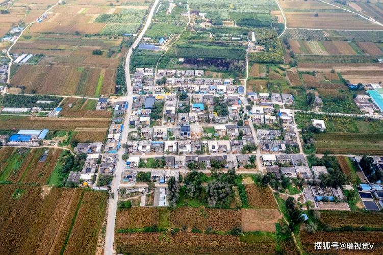 小屯村,位于新乡市区北面辉县市太行山脚下的张村乡,与北山凹村同属于