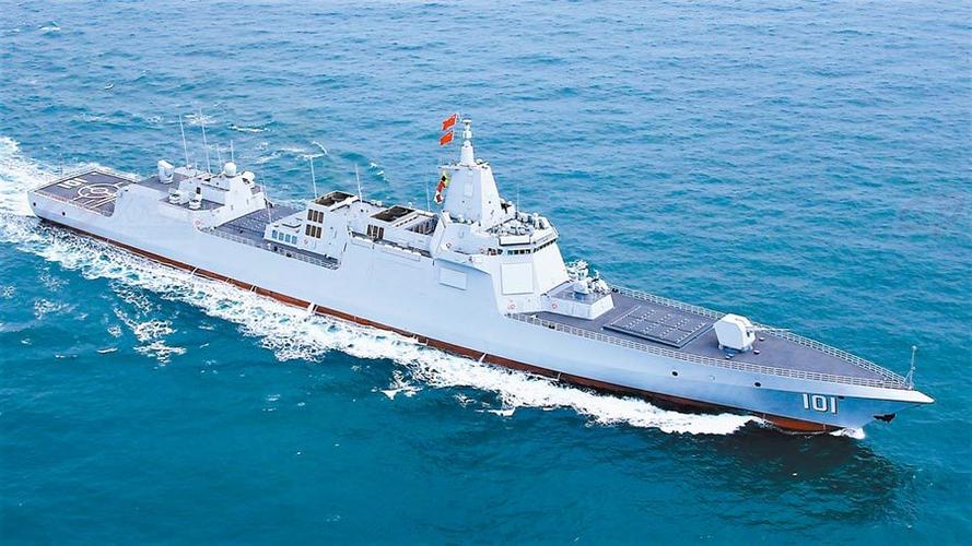 055型飞弹驱逐舰首舰「南昌舰」