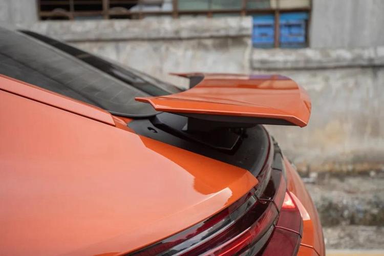 中山黄圃:保时捷帕拉梅拉改电动升降尾翼/车漆隐形车衣施工