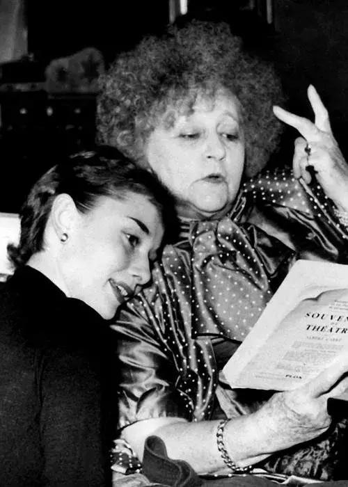 晚年柯莱特与奥黛丽·赫本