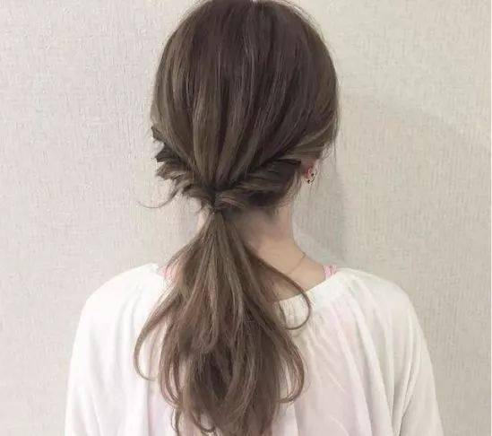 这一款马尾扎发美爆了不仅简单还很时尚唯美