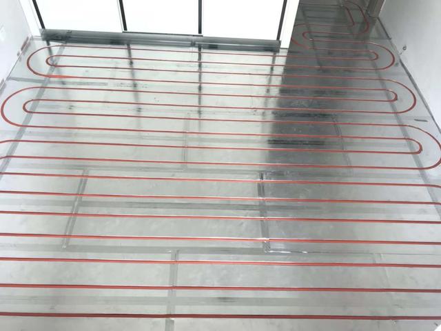 干式地暖铺设完成
