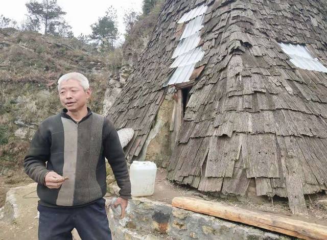 利川文斗"奇人"自建6层"金字塔",主要精力是研究宇宙和人类