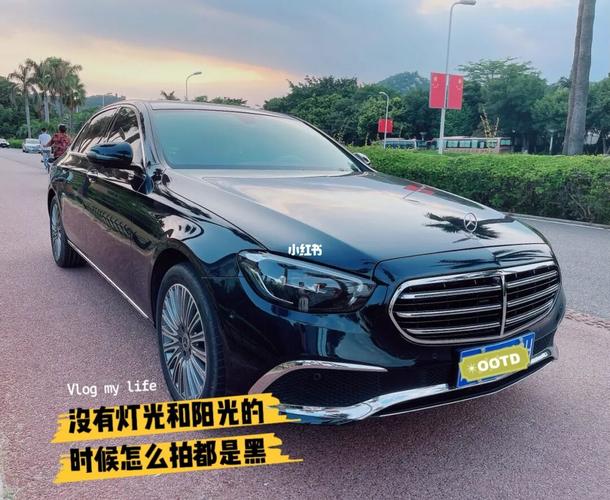 奔驰e300l 豪华型 松石绿77马鞍棕配玛奇朵米_玛奇朵_米色_提车