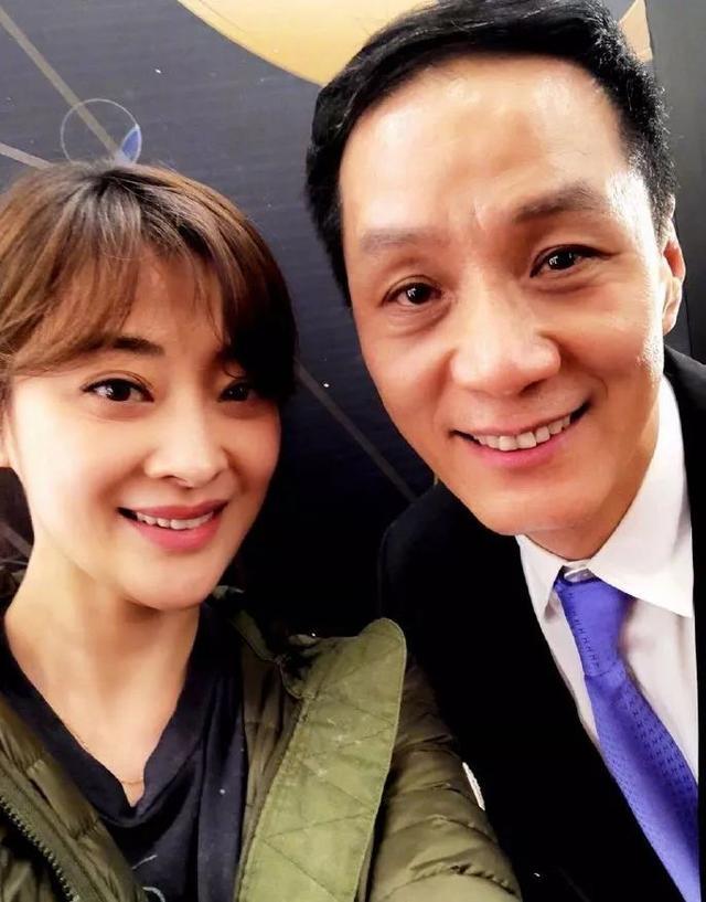 梅婷与冯远征重聚引众多网友童年阴影:不要和陌生人说话