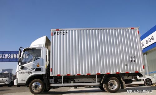 外观方面,福田欧马可超级轻卡延续了经典的奔驰设计风格,采用经典