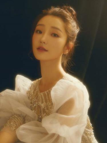 《小娘惹》中女演员现代装:肖燕惊艳,顾靖可爱,而她认