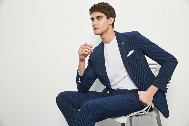 敬业商务外籍男模andrei